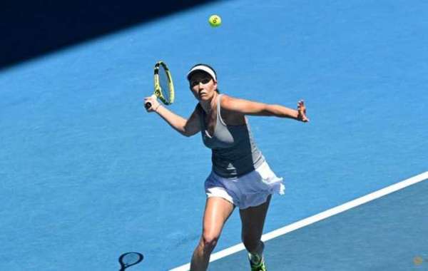 Collins ends Cornet run to reach Australian Open semi-finals