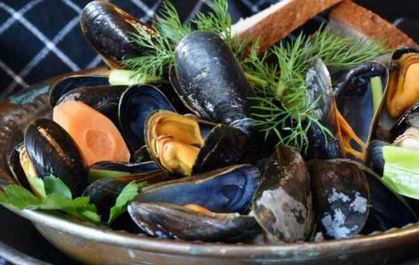 Cook Mussels as Self-Care in the Corona Era