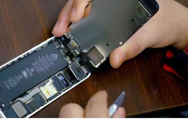 apple iphone repair service