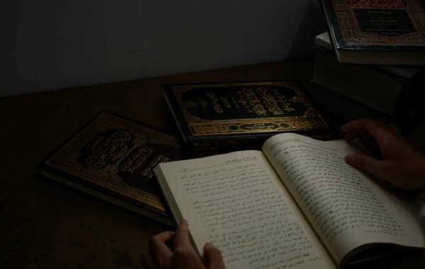 What are the options for learning the Quran online at home?