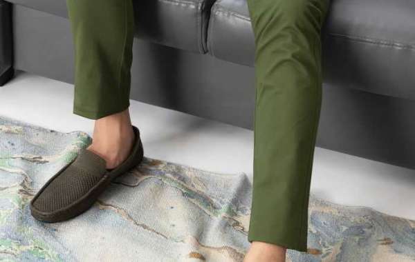 Best Fits Available Online in Chinos for Men - Follow the Trend!