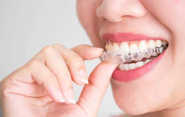5 Things Adults Should Know When Choosing an Invisalign Orthodontist