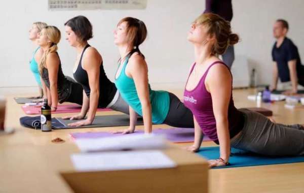 Pratham Yoga's Trending 100-Hour Yoga Teacher Training in India: Unleash Your Potential