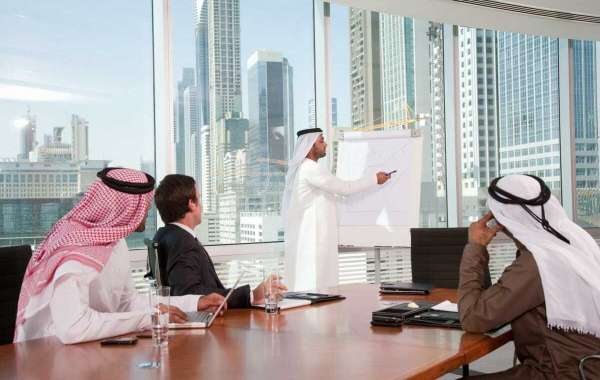 How Do Property Agents in Dubai Navigate Market Trends?