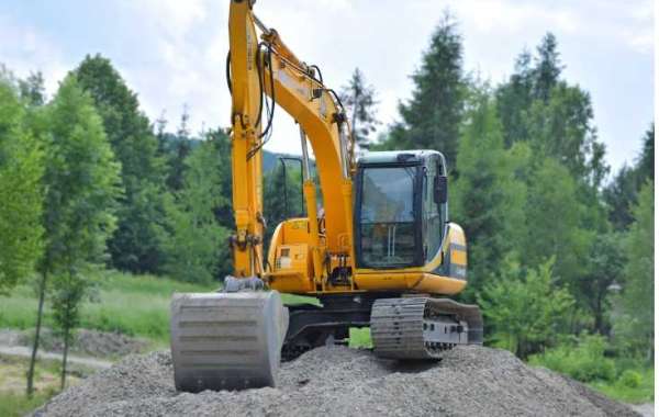 Unearth Cost-Effective Solutions with Our Low-Priced Mini Excavators Rental Equipments