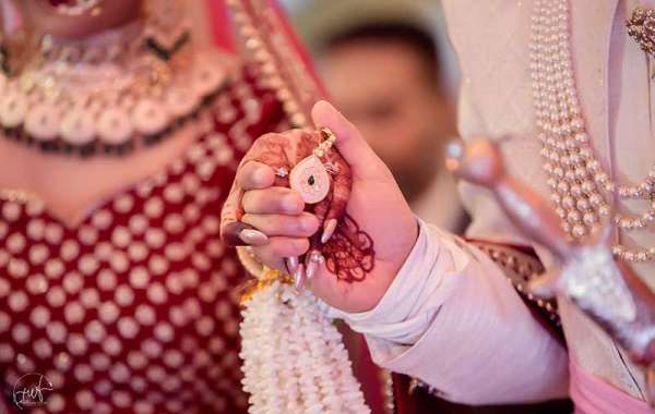 Matchmaking site to find NRI Jain bride for marriage.