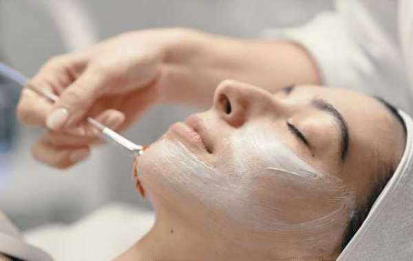 Refresh Your Face with a Dubai Deep Cleansing Facial Treatment
