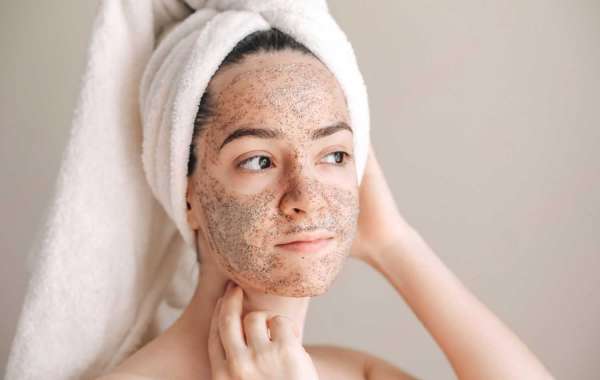 Why Face Scrub And Moisturizer Are Essential For Summer Skin Care