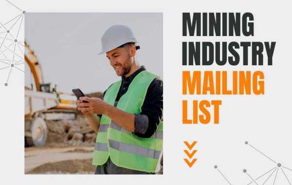 Leveraging Mailing Lists for Mining Industry Insights and Trends