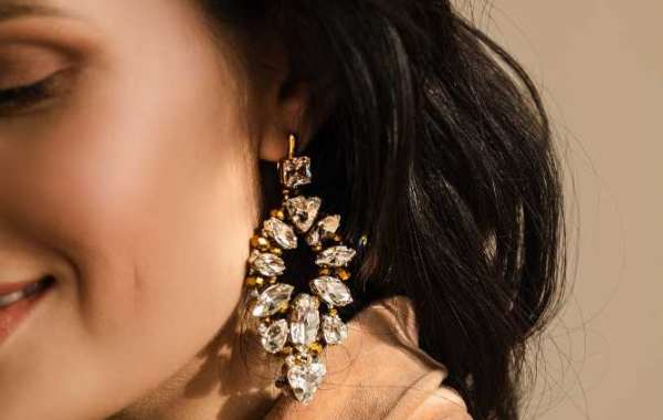 How to Choose the Perfect Bracelets for Women: A Style Guide